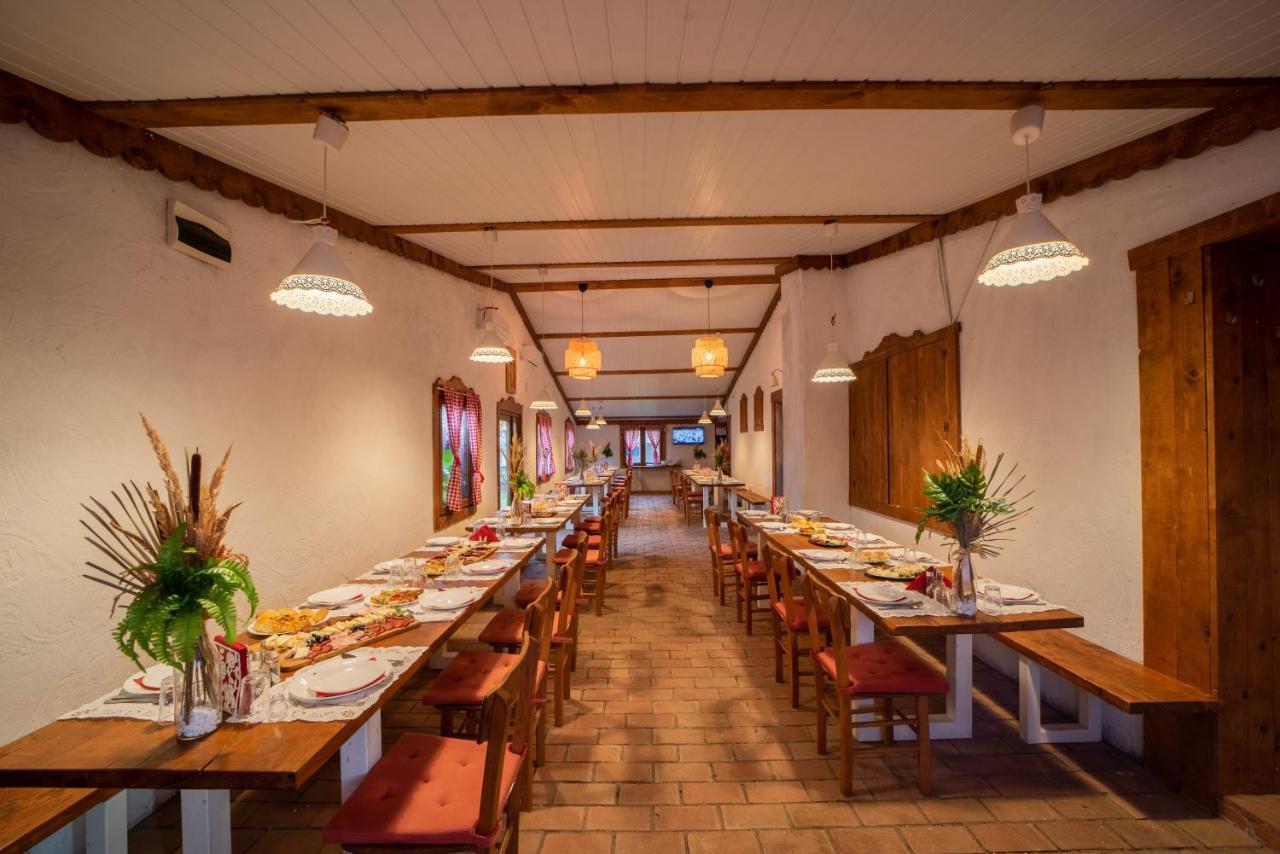 Domacinstvo Cikic Zasavica Guest House Ngoại thất bức ảnh